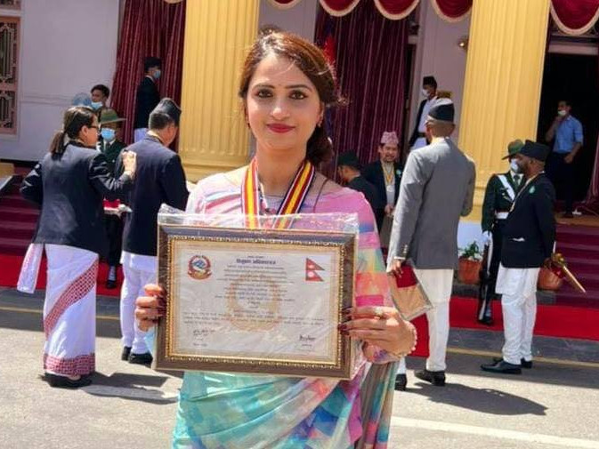 प्रभु बैंककी सीओओ रश्मी पन्तलाई प्रवल जनसेवा श्री सम्मान